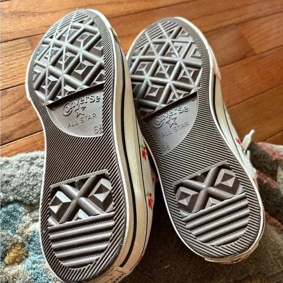 Converse - Picture 5 of 7